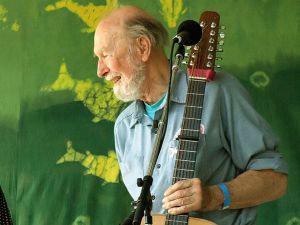 Pete Seeger, 2007 (Photo: Anthony Pepitone, using CC-BY-SA 3.0, via Wikipedia)